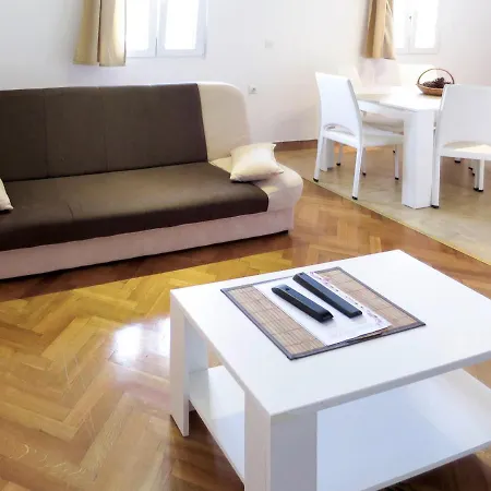 Franko 2 By Interhome